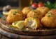 Bolinho de bacalhau s cícerom, chrumkavé rybie guľôčky na tanieri