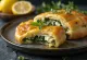 Spanakopita s olivovým olejom, zlatohnedé, chrumkavé cesto a bohatá špenátová plnka