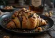 Servírované likérové croissanty