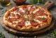 Pizza al Finocchiona s feniklovou salámou a čerstvým oreganom