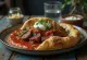 Iskender kebab s hovädzím mäsom, podávaný s cesnakovým jogurtom a opečenou pitou