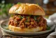 Sloppy Joe sendvič na olivovom oleji, bohato naplnený mletým mäsom