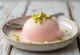 Ružové Kulfi zdobené pistáciami a lupeňmi ruží