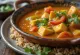 Moqueca s hnedou ryžou, tofu a čerstvým koriandrom
